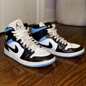 Nike Air Jordan 1 Sneakers